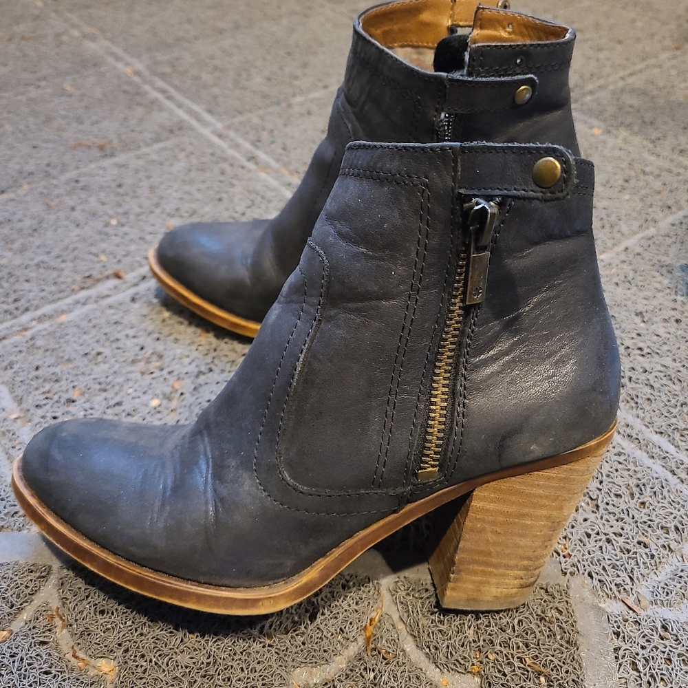 Lucky brand Leather Black Ankle Boots 6